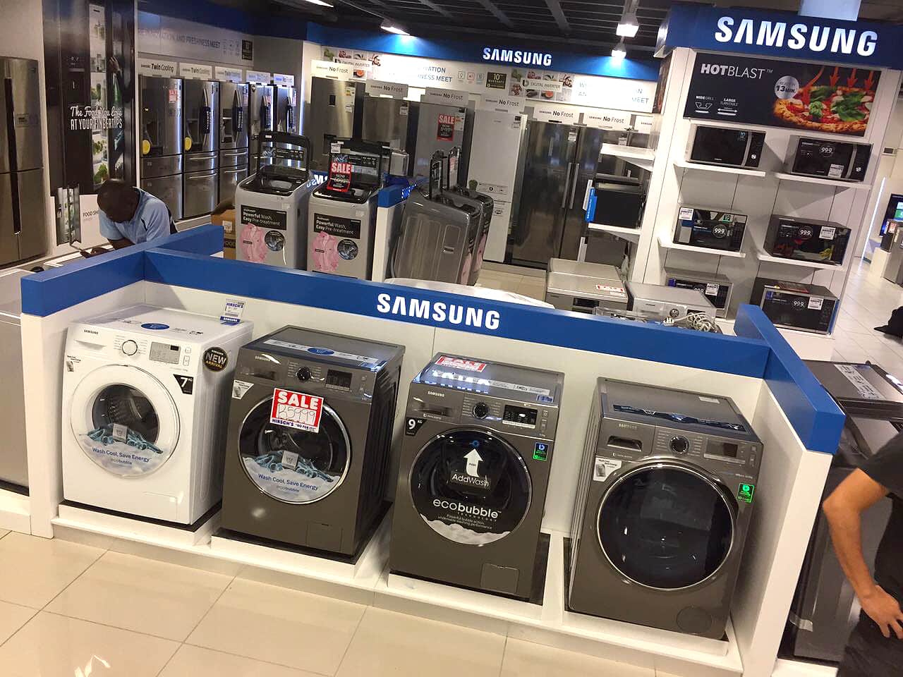 Shop Fitting - Samsung Washing Machines
