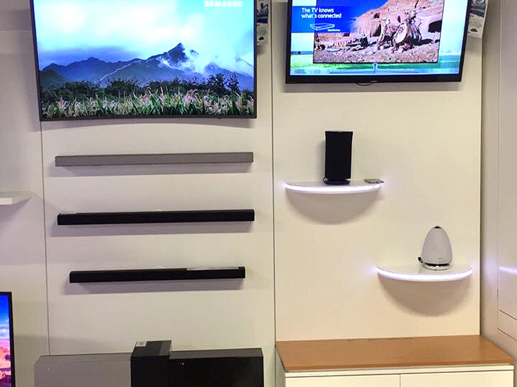 Shop Fitting - Samsung
